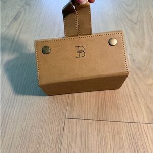 Tan Travel Case for sunglasses - Hold 5 Pairs